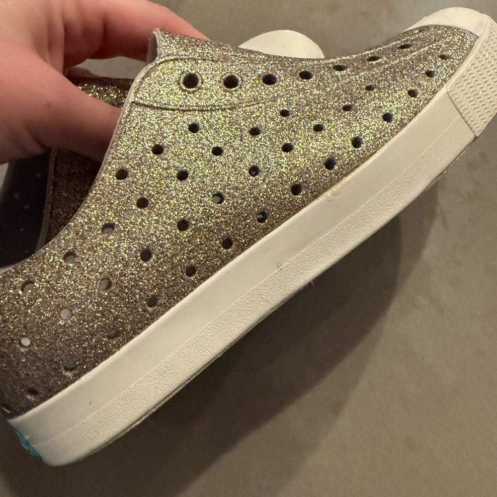 NATIVE Jefferson Bling Slip On l Glittery Silver Water EVA shoes J3 - Picture 8 of 9